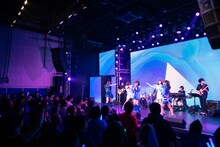 selfishのデビューライブの様子。（撮影：周二郎）