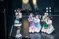 真ん中で踊りたいと懇願する#2i2。