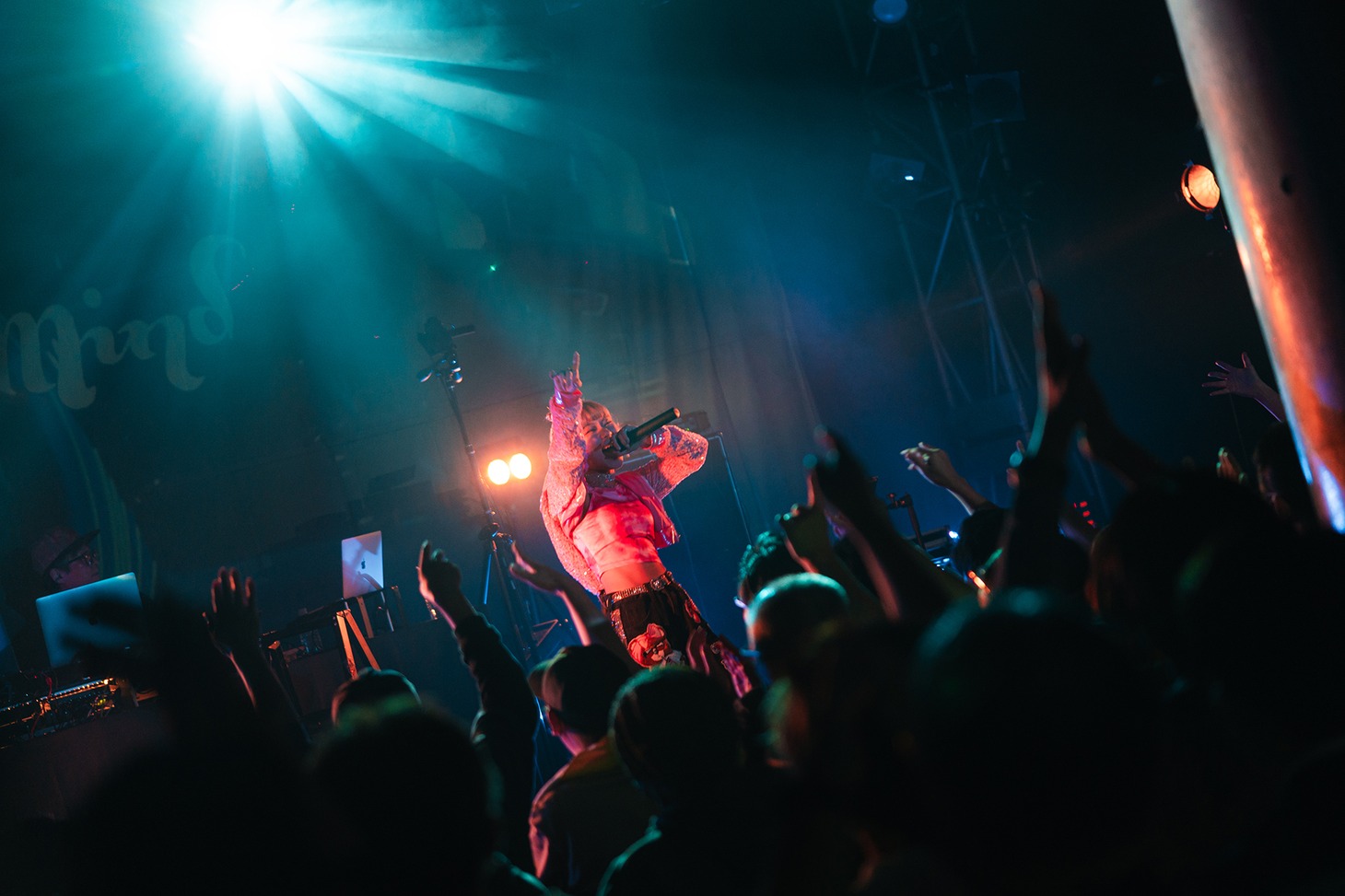 MAINAMIND「ONE-MAN BIRTHDAY LIVE『Dancing in the Street』」の様子。
