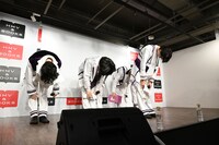 お辞儀をするLienel。