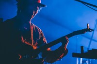 関口”dARTs”道生（G）（撮影：西槇太一）