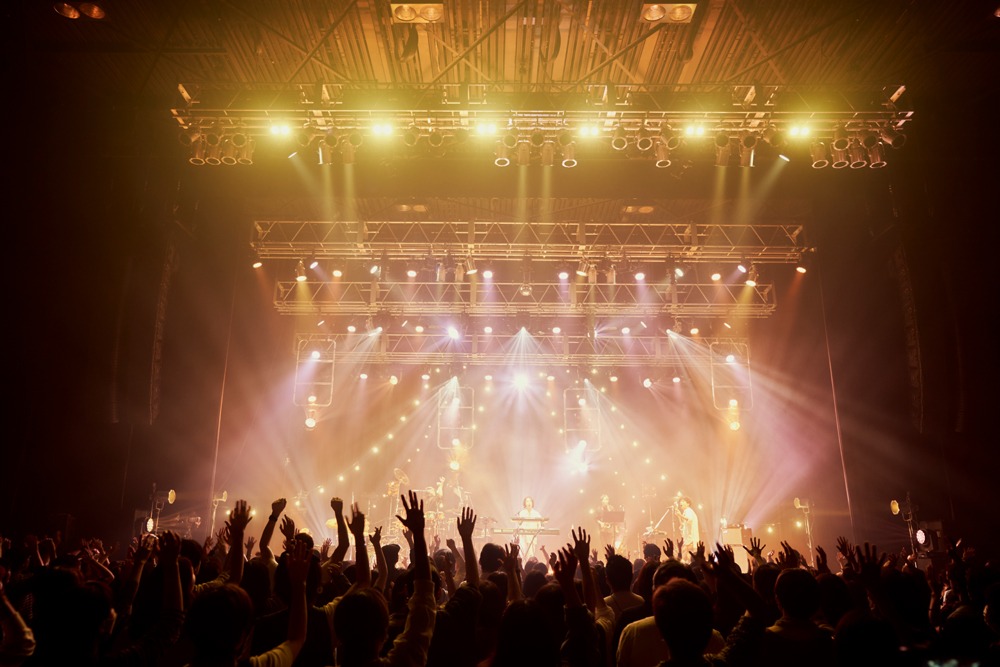 「Omoinotake ONE MAN TOUR 2023 "Ammolite"」東京公演の様子。（Photo by Daikichi Motouchi）