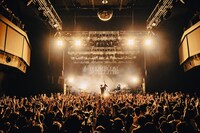 THE SPELLBOUND「BIG LOVE TOUR -BOOM BOOM SATELLITES 25th Anniversary Special-」東京・Zepp Shinjuku（TOKYO）公演の様子。（撮影：oyaming、タカギユウスケ）