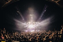 THE SPELLBOUND「BIG LOVE TOUR -BOOM BOOM SATELLITES 25th Anniversary Special-」東京・Zepp Shinjuku（TOKYO）公演の様子。（撮影：oyaming、タカギユウスケ）