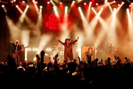 PRESENCE(撮影:西木義和)