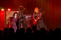 PRESENCE（撮影：西木義和）