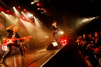 MARINO feat. YOSUKE MIYAKE（撮影：西木義和）