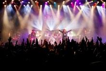 EARTHSHAKER（撮影：西木義和）