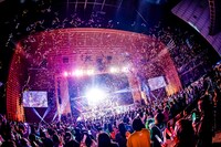 「My Buddy」のパフォーマンスの様子。（撮影：笹森健一）