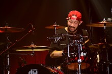 藤原”35才”広明（Dr / SUPER BEAVER） (c)テレビ朝日 ドリームフェスティバル2023 / 写真：岸田哲平