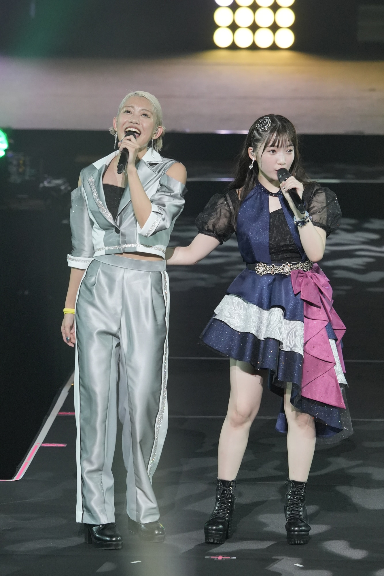 左から岸本ゆめの、山岸理子。
