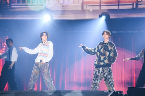 「踊るように人生を。」をパフォーマンスするKing & Prince。(c)テレビ朝日ドリームフェスティバル2023 / 写真：岸田哲平