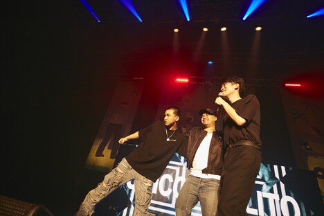 左からT-STONE、CHICO CARLITO、SKRYU。