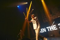 左からKEN THE 390、Zeebra。