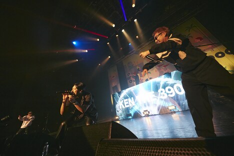 左からテークエム、KEN THE 390、KennyDoes。