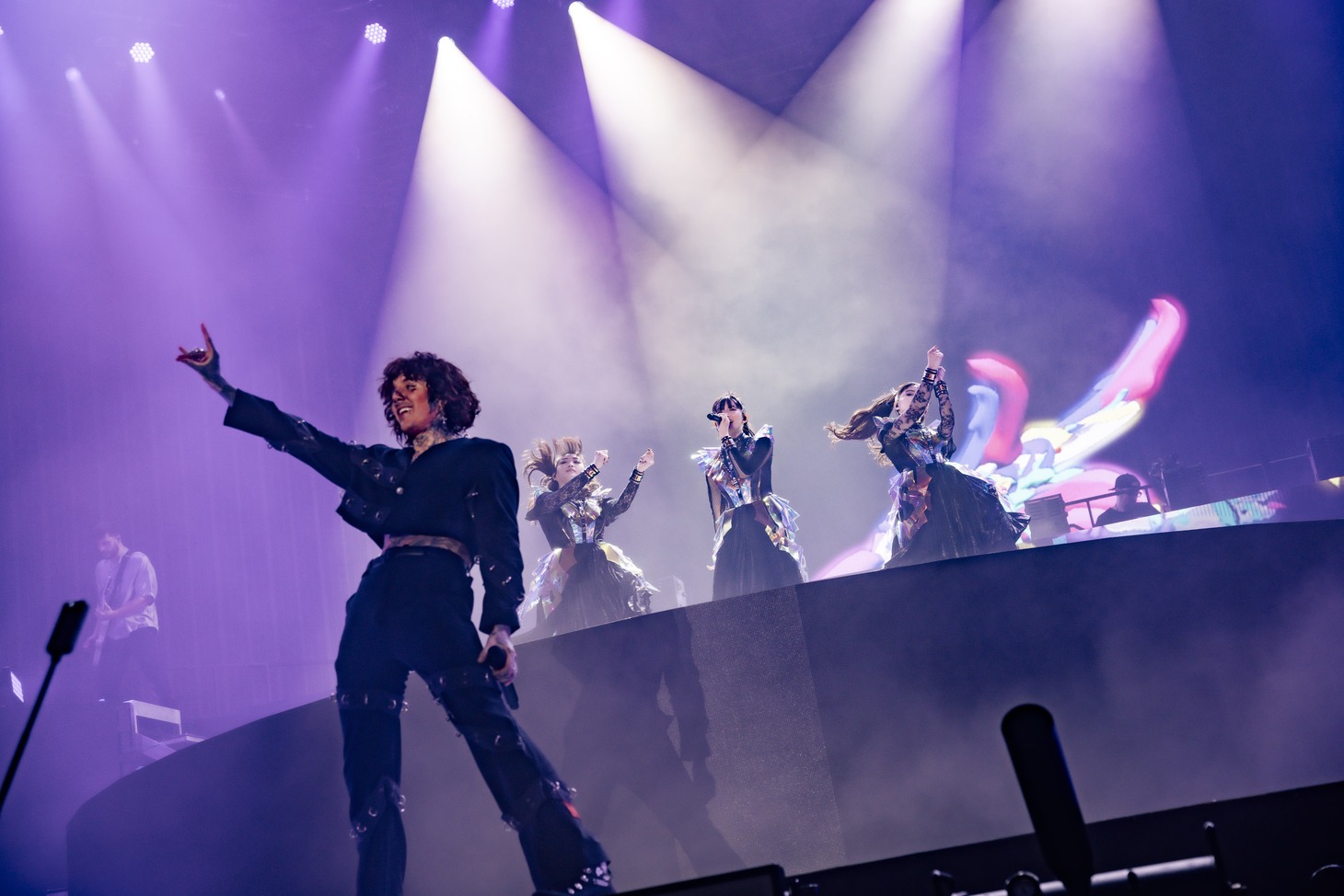 BABYMETALとオリヴァー・サイクス（Bring Me The Horizon）。（Photo by Taku Fujii）