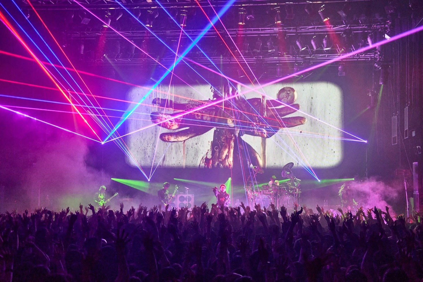 「DIR EN GREY TOUR23 PHALARIS FINAL -The scent of a peaceful death-」の様子。（撮影：尾形隆夫）