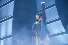 笑顔でステージを去る鞘師里保。