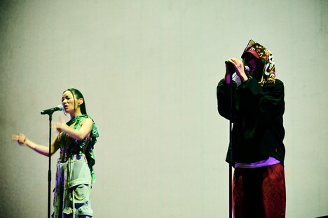 GADOROを迎えた「Burn Down」の様子。