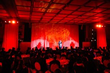 「LAWSON presents 雨宮天ディナーショー 2023」の様子。（撮影：江藤はんな［SHERPA+］）