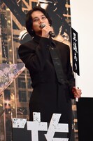 監督の話に異議がある北村匠海。