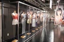 「Juice=Juice10周年企画展『10thで乾杯!!』」会場の様子。