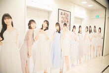 入り口の手前ではJuice=Juiceメンバーの等身大パネルがお出迎え。