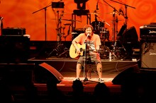 横山健（Vo, G）（撮影：半田安政）