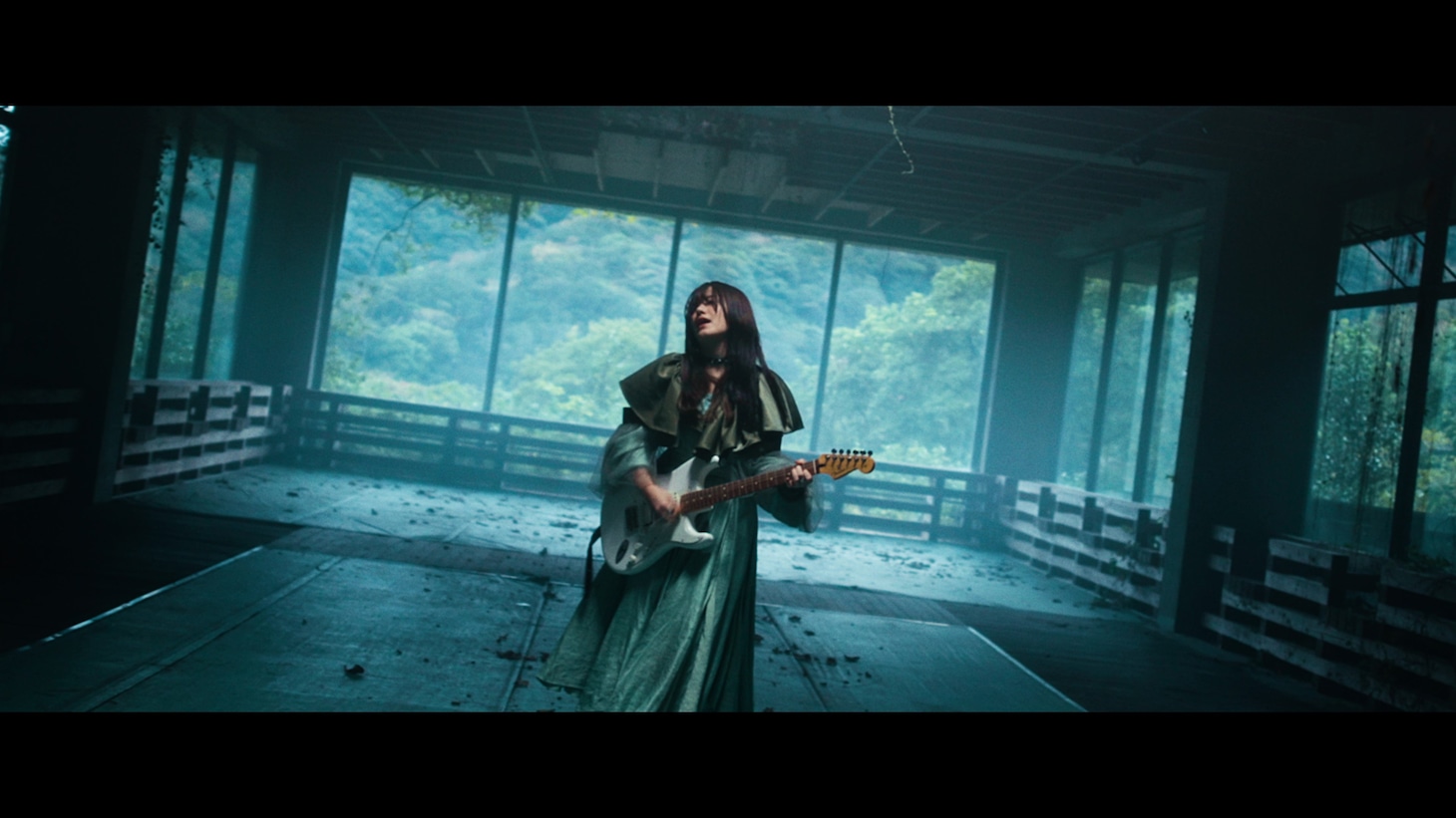 shallm「境界戦」ミュージックビデオより。