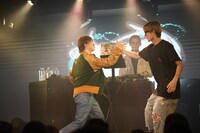 左からSora、YOSHIKI EZAKI。（撮影：高橋太一郎）