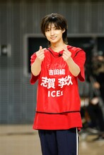 志賀李玖（ICEx）のキメ顔。