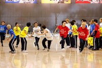 チーム対抗リレーの様子。