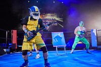 「シューティングスターレディオ」のパフォーマンスの様子。