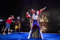 ザ・リーサルウェポンズと獣神サンダー・ライガー。