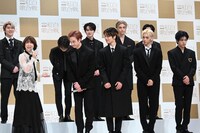 「若々しい方ばかりで、私で大丈夫かしら？」とStray Kidsに目を向ける伊藤蘭。