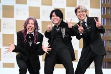 はっちゃけるMrs. GREEN APPLE。