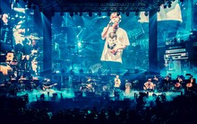 「Re-swim」を演奏する04 Limited Sazabys。（撮影：ヤマダマサヒロ）