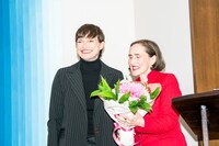 アストリッド・シュテハルニック=シュタウディンガーオーストリア政府観光局本局長とエリザベート・ベルタニョーリ大使。