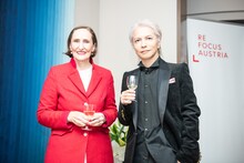 エリザベート・ベルタニョーリ大使とHYDE。