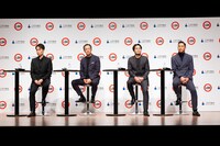 左からEXILE TETSUYA、三井不動産商業施設本部長の若林瑞穂氏、EXILE HIRO、EXILE AKIRA。