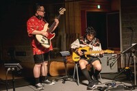 左から休日課長（ゲスの極み乙女、DADARAY、ichikoro、礼賛）、石崎ひゅーい。(c)フジテレビ