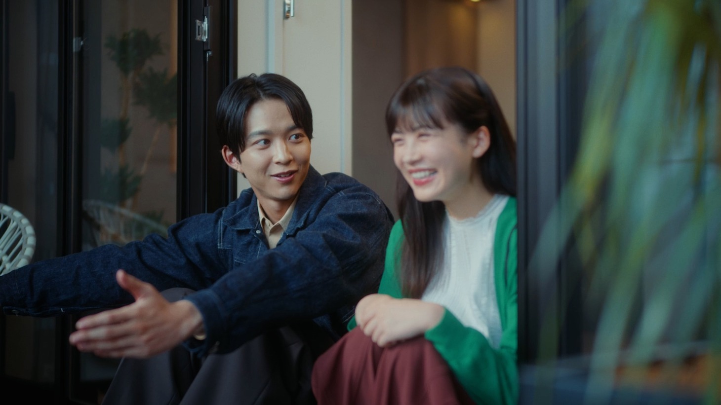 三菱地所レジデンス「ザ・パークハウス」の新Webムービー「近くて遠いこの部屋で」編より。