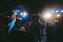 Haze「ワンマンツアー 離輪羽夢」神奈川・F.A.D YOKOHAMA公演の様子。（撮影：稲垣謙一）