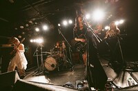 Haze「ワンマンツアー 離輪羽夢」神奈川・F.A.D YOKOHAMA公演の様子。（撮影：稲垣謙一）