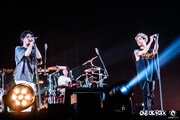 左からHiro（Vo / MY FIRST STORY）、Taka（Vo / ONE OK ROCK）。（Photo by JulenPhoto）