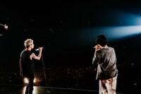 左からTaka（Vo / ONE OK ROCK）、Hiro（Vo / MY FIRST STORY）。（Photo by SHOTARO）