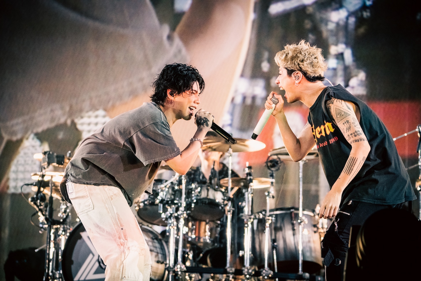 人気画像5位は「ONE OK ROCKとMY FIRST STORY初共演、兄弟の絆見せた東京ドームの一夜『僕らにしかできない』」より、HiroとTaka。（Photo by Rui Hashimoto[SOUND SHOOTER]）