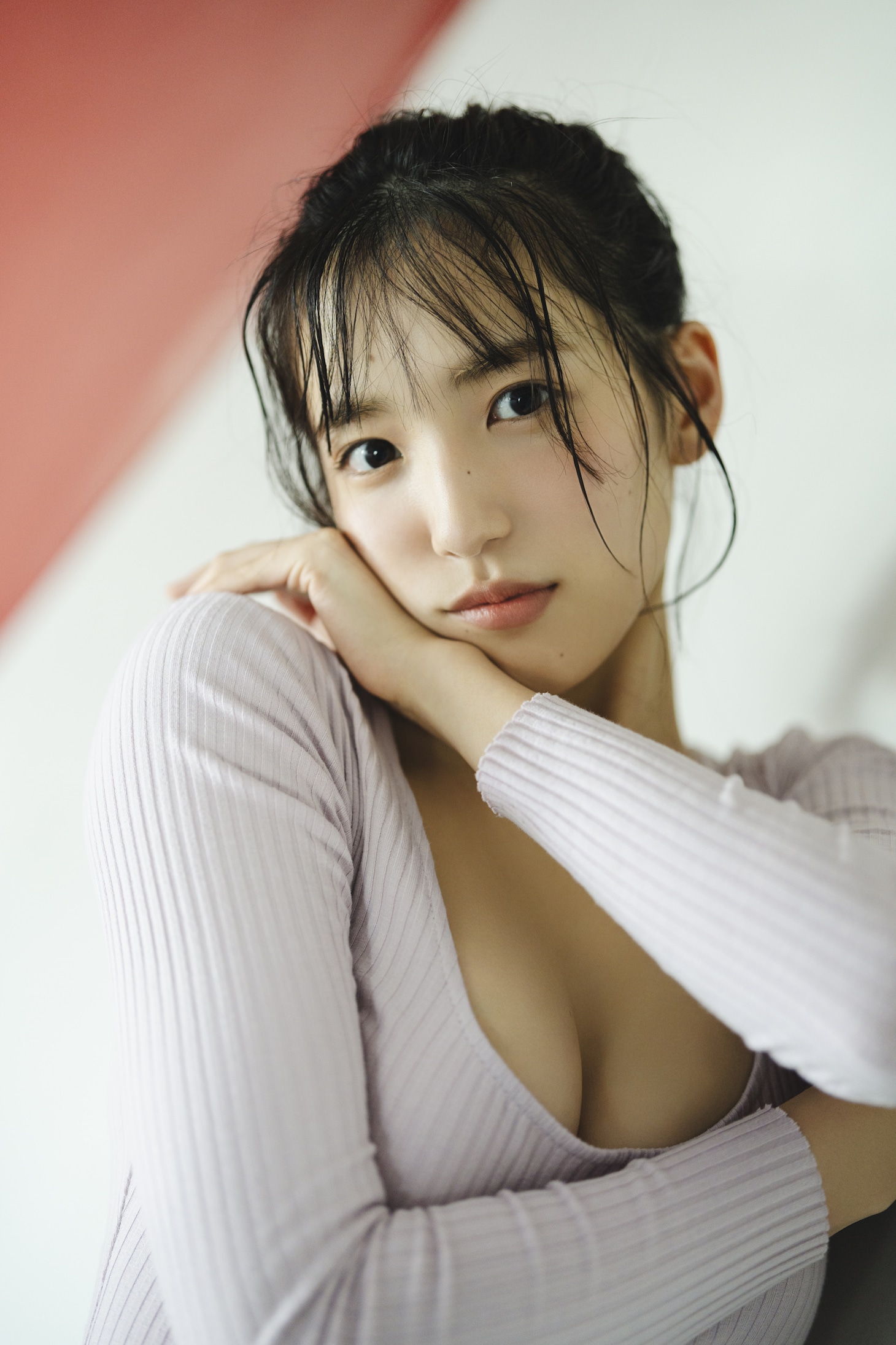 下尾みうの1st写真集より。