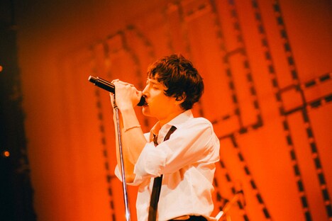 牧達弥（Vo, G）（Photo by renzo masuda）