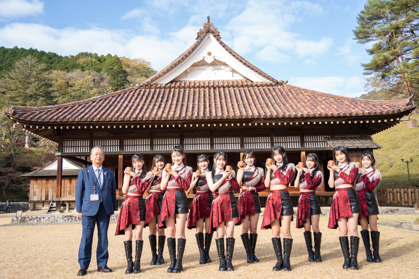 OCHA NORMAと吉村武司備前市長。